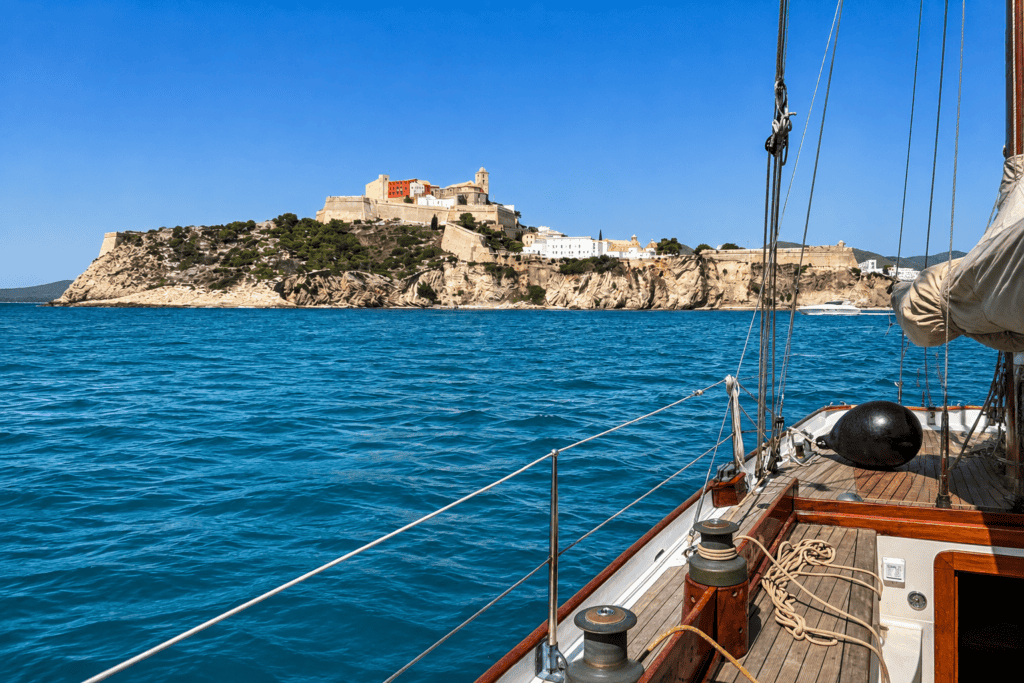 Ibiza Calm - Sailing activities